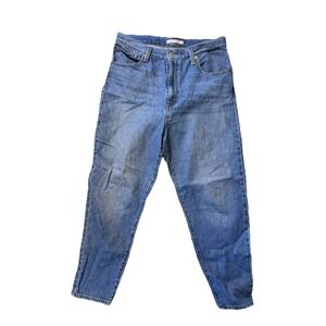 Levi's High Waisted Mom Jeans Women's Size 31 Blue Straight Leg Vintage Wash